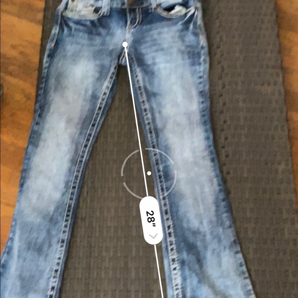 Aríya Jeans - Picture 8 of 9